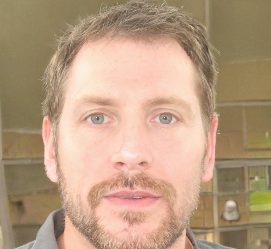 Ritratto di Andrea Fontana, esperto di post-produzione digitale